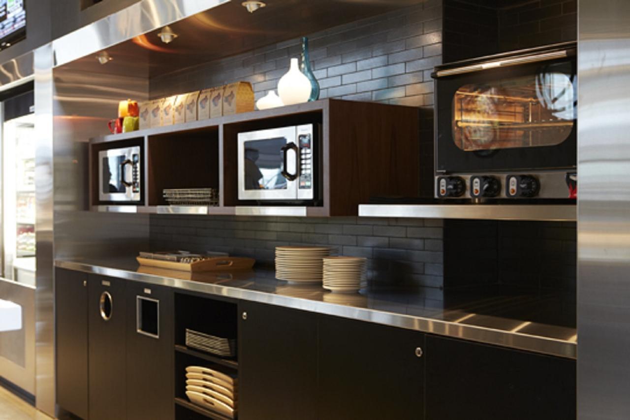 Alt Hotel Halifax Airport Enfield Esterno foto